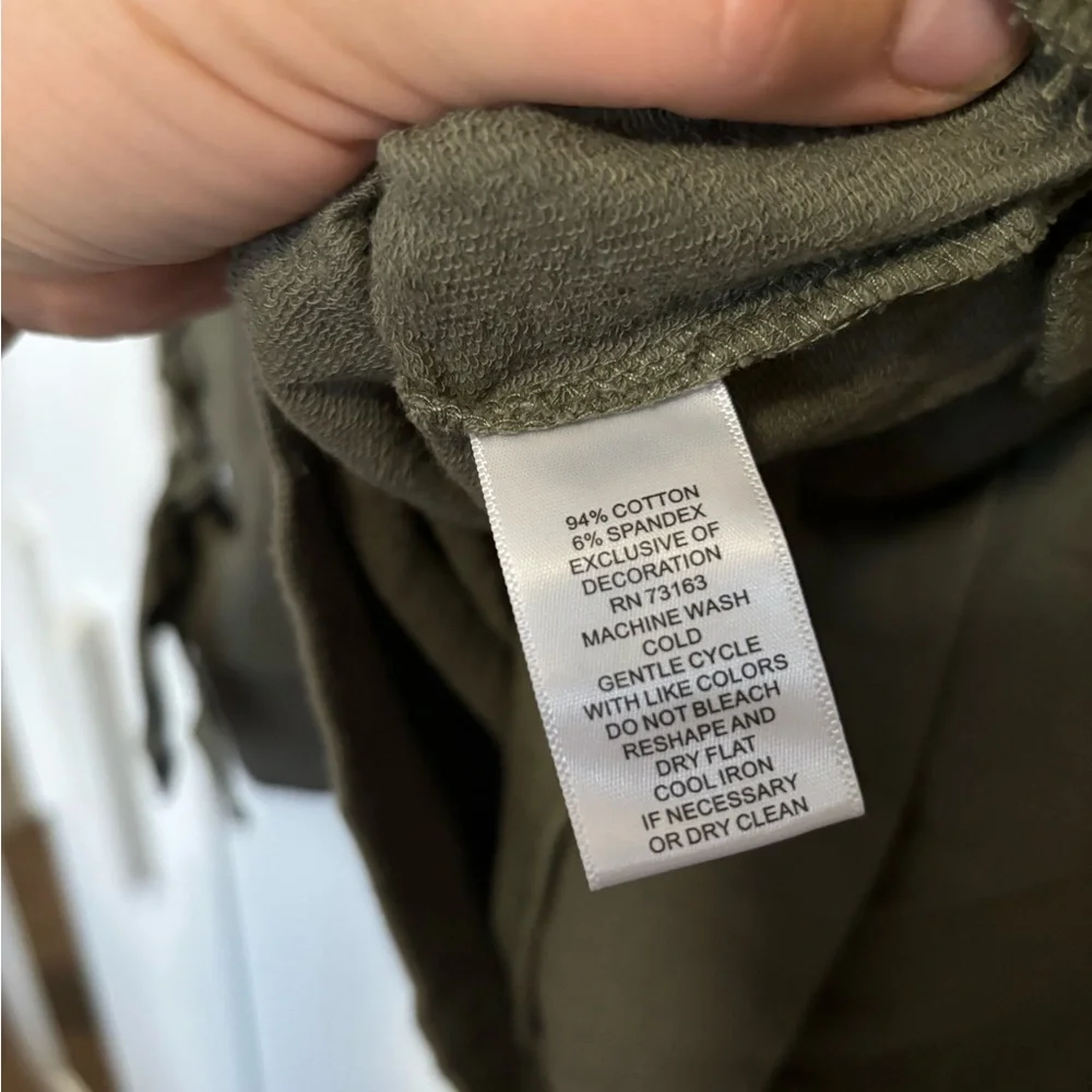 Cable and Gauge Olive Green Women's  Top with long Sleeve Details in L - Picture 5 of 5
